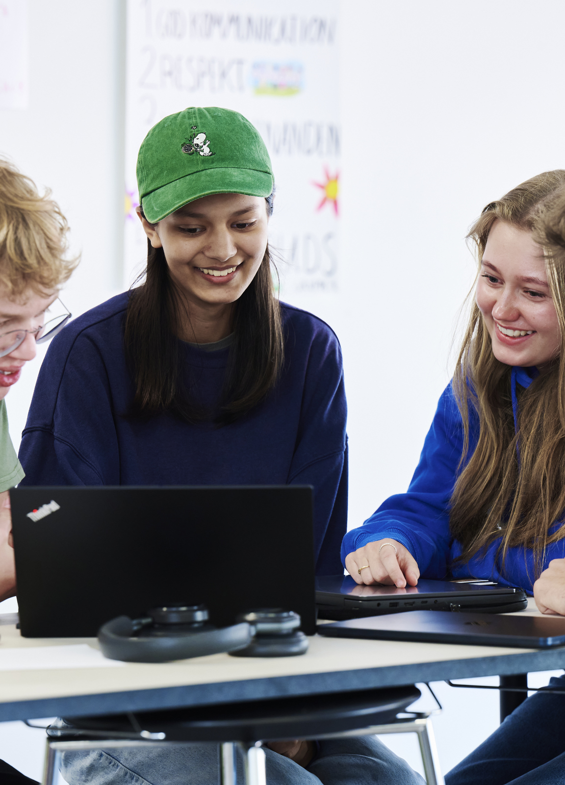 Elever arbejder sammen i gruppe