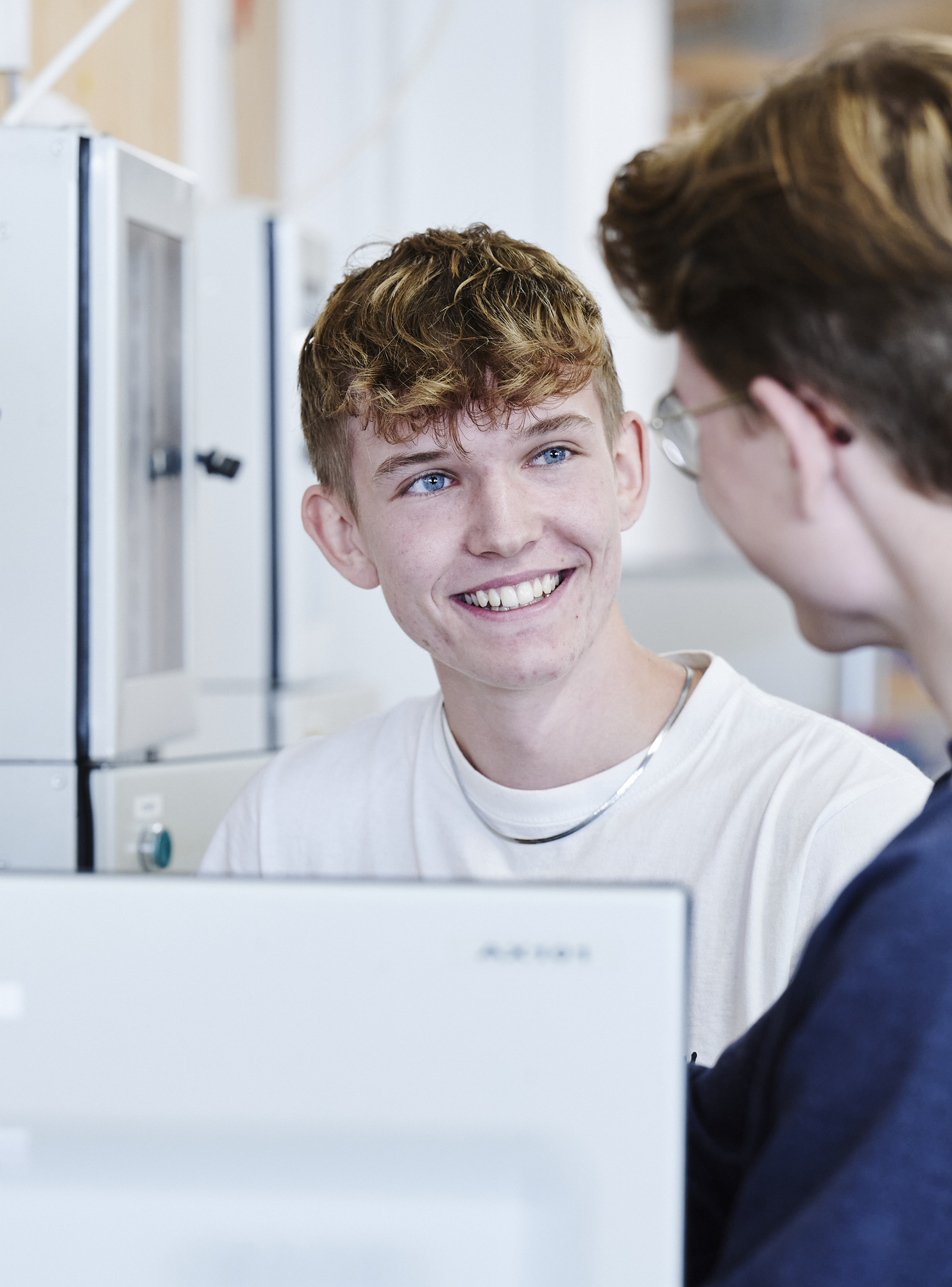 Automatik- og proces-elev smiler