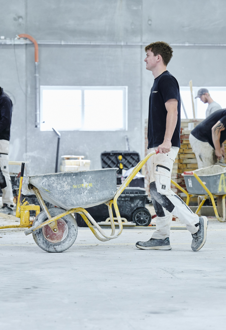 Elever i murerhallen